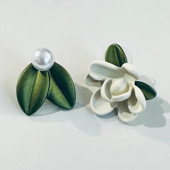 White Flower and Pearl Leaves Earrings - Picture 1 of 2